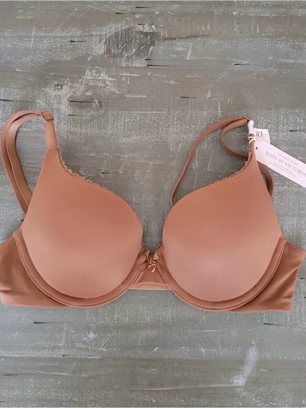 NWT Victoria's Secret Body by Victoria bra. 30C